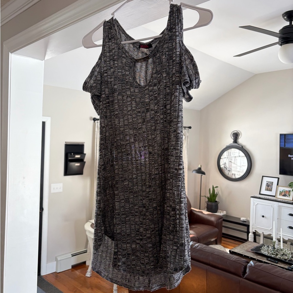Blush - Black and gray long top open shoulder nice shape